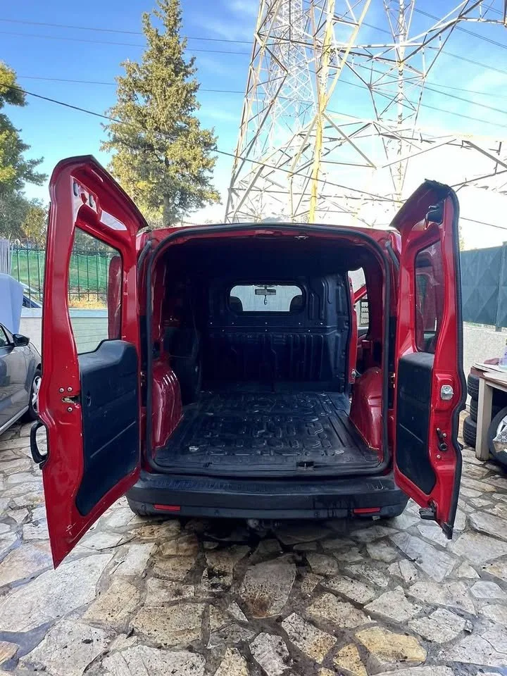 Fiat Doblò κόκκινο με χειροκίνητο κιβώτιο - φωτογραφία 10