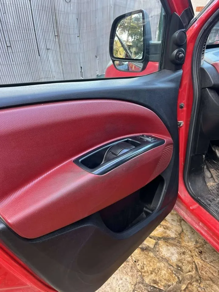 Fiat Doblò κόκκινο με χειροκίνητο κιβώτιο - φωτογραφία 4