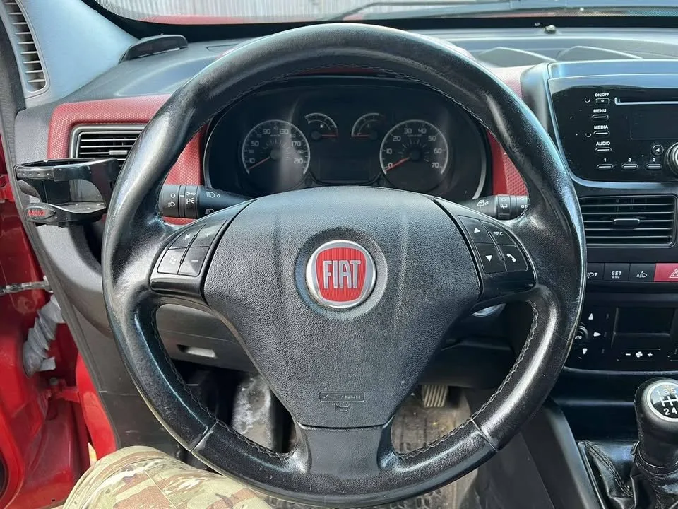 Fiat Doblò κόκκινο με χειροκίνητο κιβώτιο - φωτογραφία 6